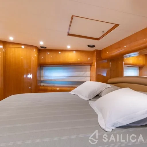 Uniesse 55 - Yacht Charter Sailica