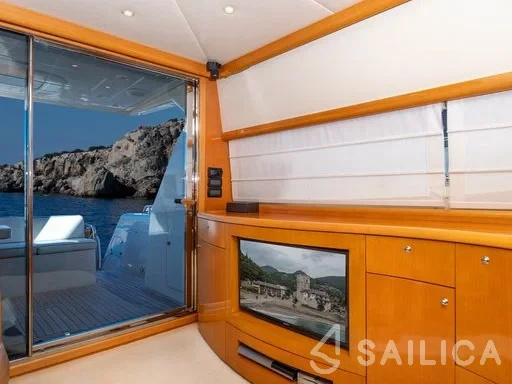 Uniesse 55 - Yacht Charter Sailica