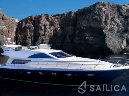 Uniesse 55 - Yacht Charter Sailica