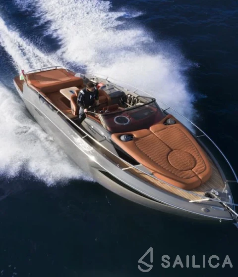Cranchi E30 Endurance - Yacht Charter Sailica