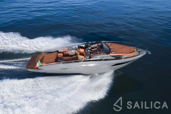 Cranchi E30 Endurance - Yacht Charter Sailica