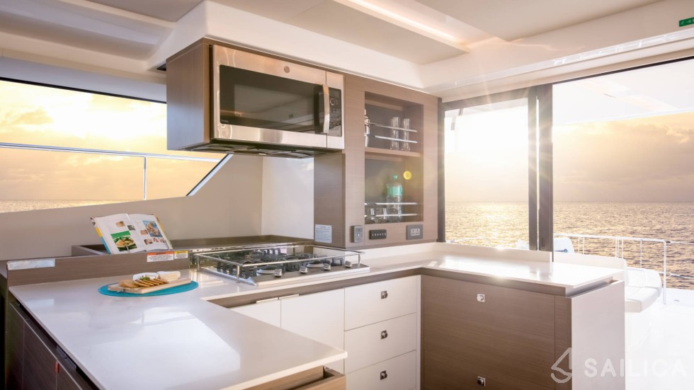 Leopard 53 PC - Yacht Charter Sailica