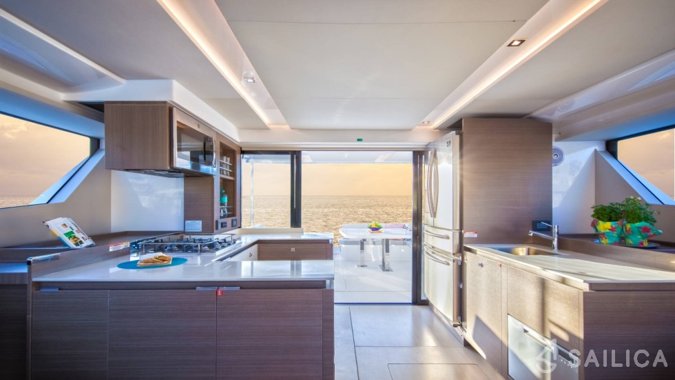 Leopard 53 PC - Yacht Charter Sailica