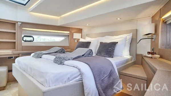 Prestige 630S - Yacht Charter Sailica
