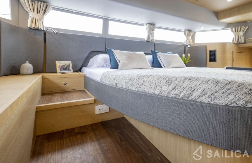 Aquila 54 - Yacht Charter Sailica