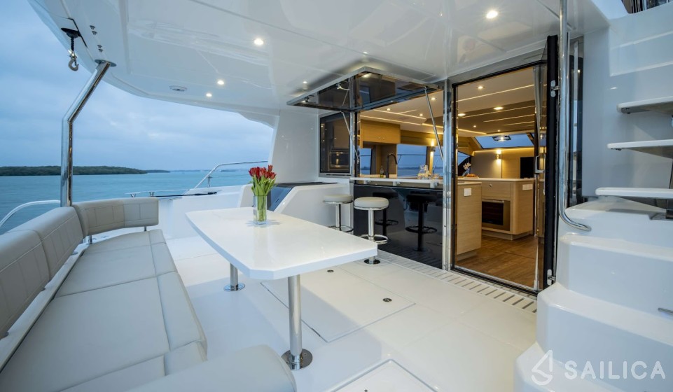 Aquila 54 - Yacht Charter Sailica