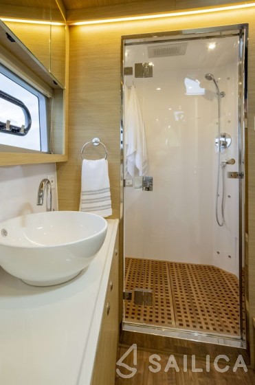 Aquila 54 - Yacht Charter Sailica