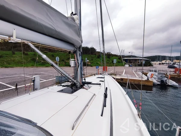 First 44 - Yacht Charter Sailica