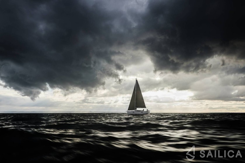 Maxus 35 - Yacht Charter Sailica