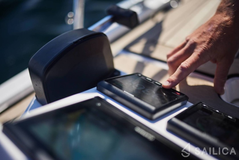 Maxus 35 - Yacht Charter Sailica