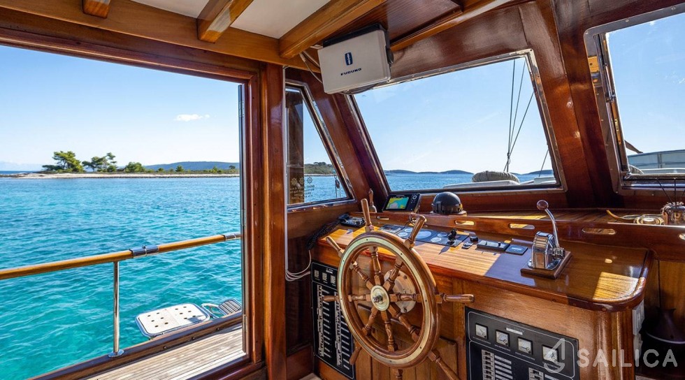 Gulet - Yacht Charter Sailica