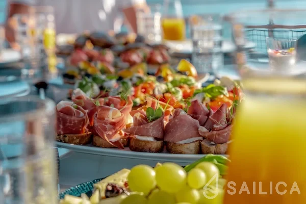 Gulet - Yacht Charter Sailica