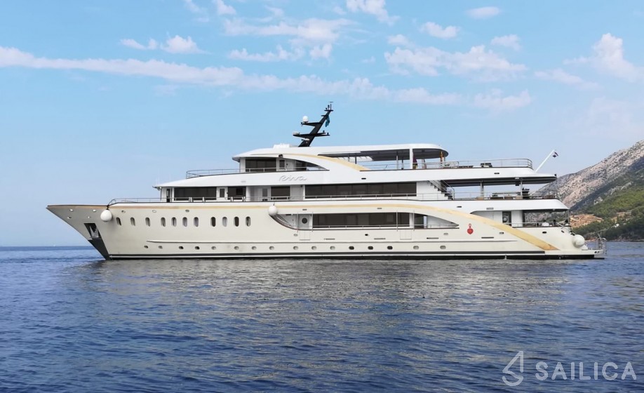 Motoryacht - Yacht Charter Sailica
