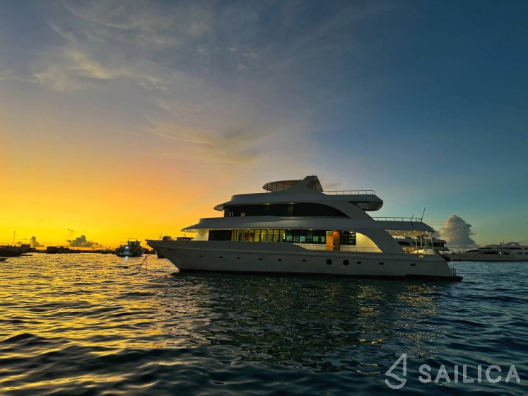 Motoryacht - Yacht Charter Sailica