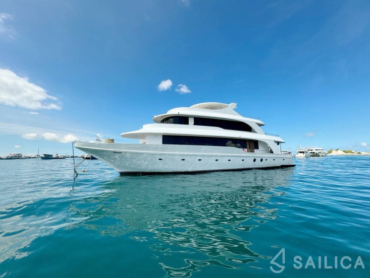 Motoryacht - Yacht Charter Sailica