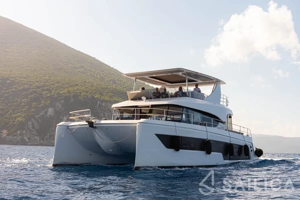 Aventura 50 MY - Yacht Charter Sailica