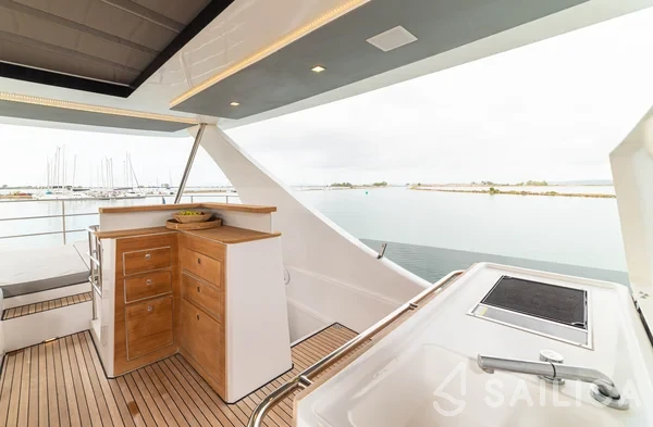 Aventura 50 MY - Yacht Charter Sailica
