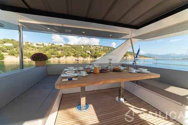 Aventura 50 MY - Yacht Charter Sailica