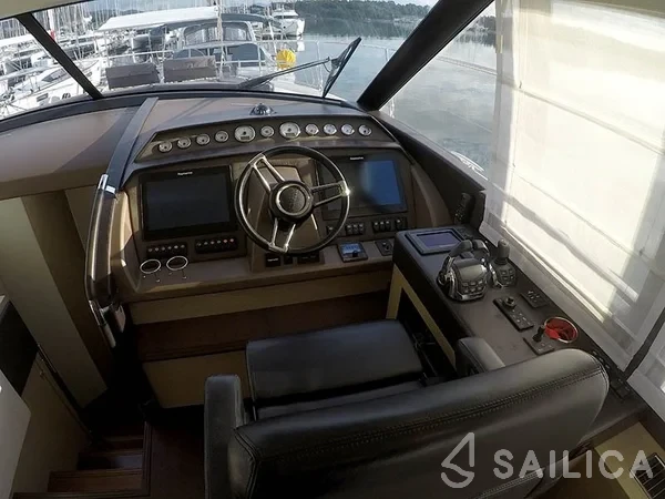 Prestige 620 - Yacht Charter Sailica
