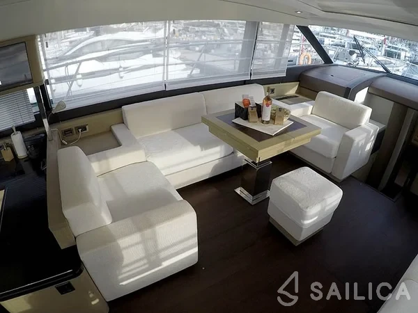 Prestige 620 - Yacht Charter Sailica