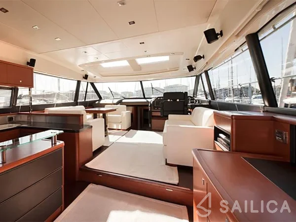 Prestige 620 - Yacht Charter Sailica