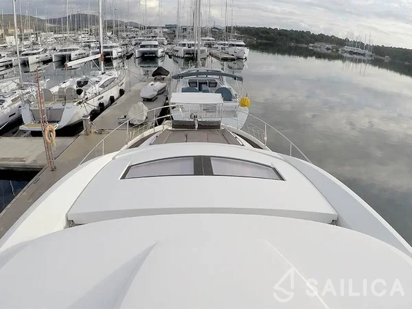 Prestige 620 - Yacht Charter Sailica