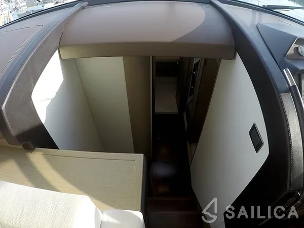 Prestige 620 - Yacht Charter Sailica