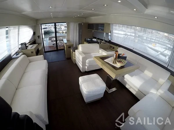 Prestige 620 - Yacht Charter Sailica