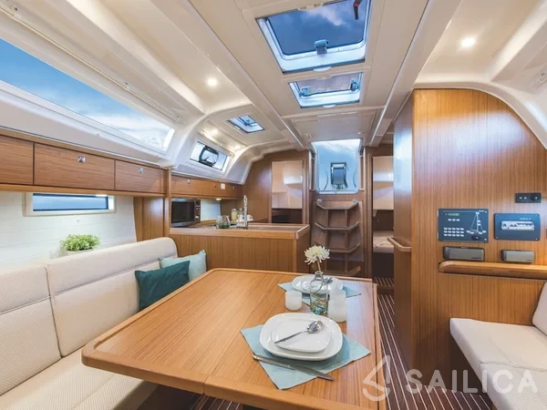 Bavaria Cruiser 37 Style - Yacht Charter Sailica
