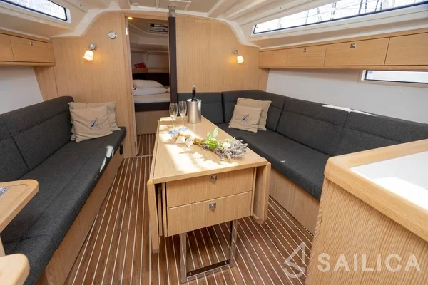 Bavaria Cruiser 37 Style - Yacht Charter Sailica
