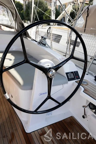 Bavaria Cruiser 37 Style - Yacht Charter Sailica