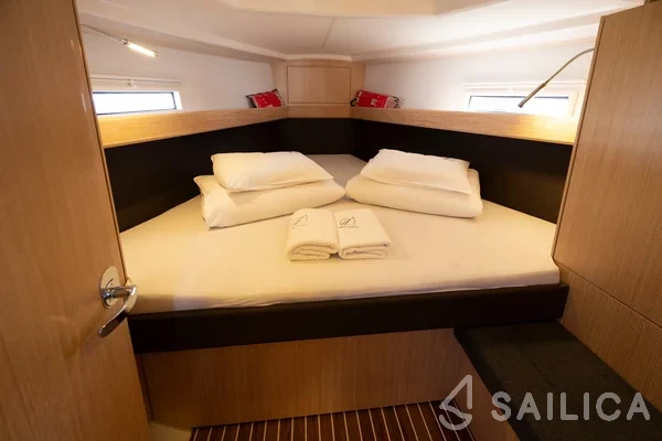 Bavaria Cruiser 37 Style - Yacht Charter Sailica
