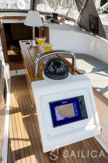 Bavaria Cruiser 37 Style - Yacht Charter Sailica