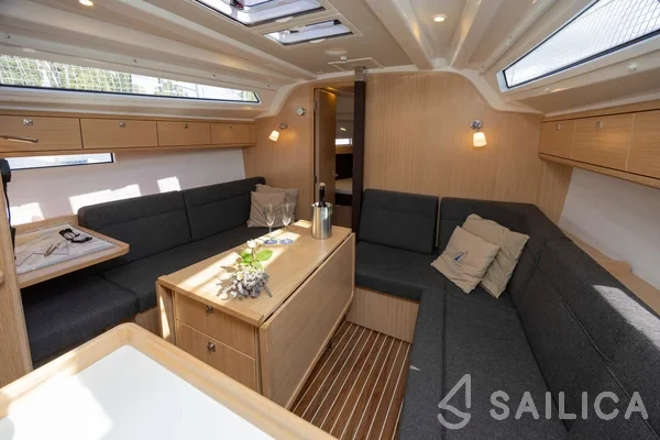 Bavaria Cruiser 37 Style - Yacht Charter Sailica