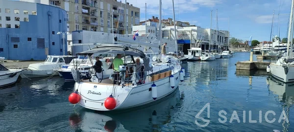 Bavaria Cruiser 37 Style - Yacht Charter Sailica