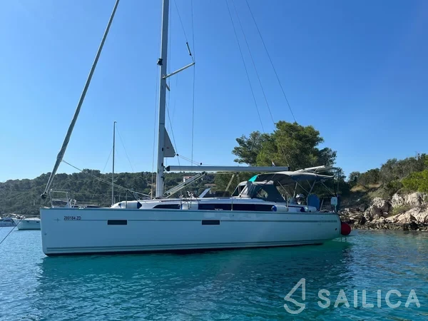 Bavaria Cruiser 37 Style - Yacht Charter Sailica