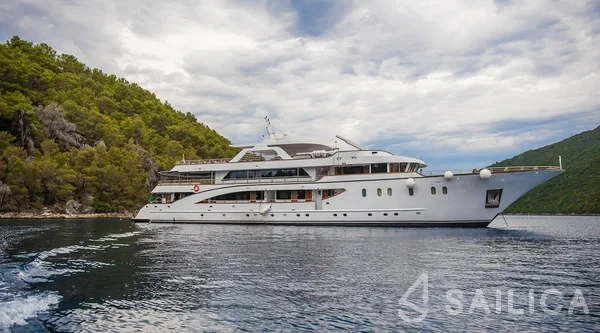 Motoryacht - Yacht Charter Sailica
