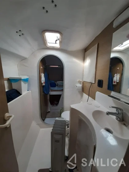 Antigua 37 - Yacht Charter Sailica