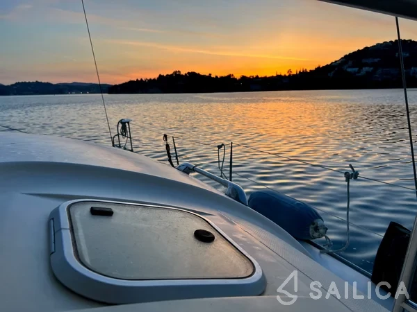 Antigua 37 - Yacht Charter Sailica