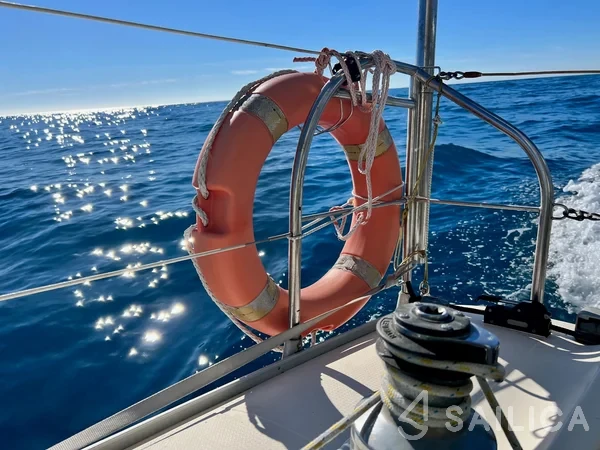 Antigua 37 - Yacht Charter Sailica