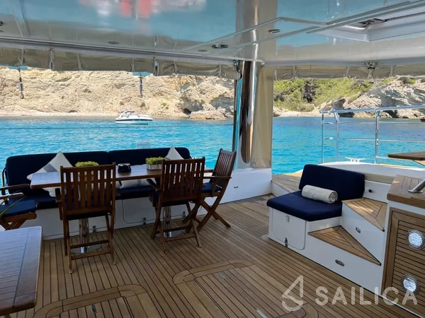Sunreef 62 - Yacht Charter Sailica