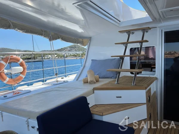 Sunreef 62 - Yacht Charter Sailica