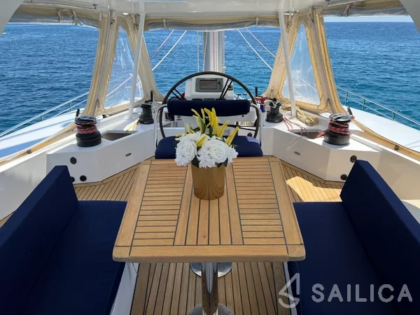 Sunreef 62 - Yacht Charter Sailica