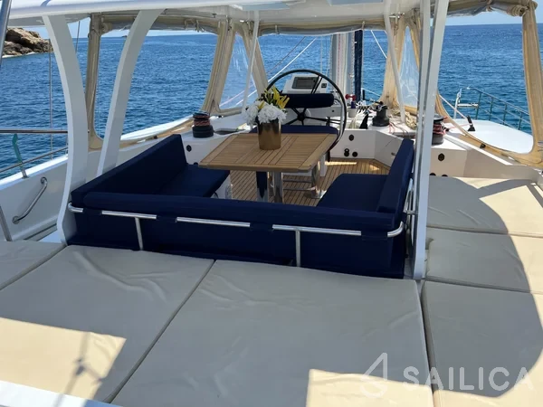 Sunreef 62 - Yacht Charter Sailica