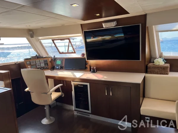 Sunreef 62 - Yacht Charter Sailica