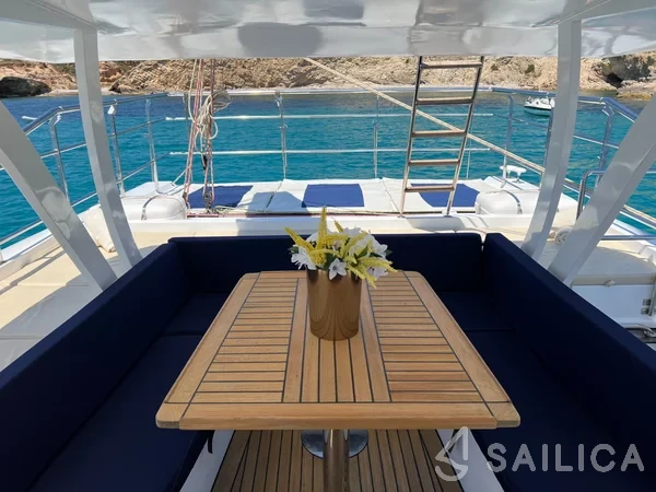Sunreef 62 - Yacht Charter Sailica