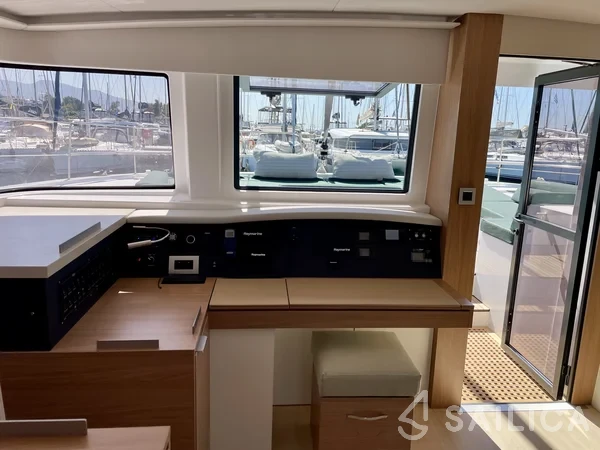 Bali 4.8  - Yacht Charter Sailica