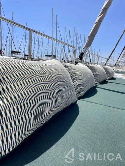 Bali 4.8  - Yacht Charter Sailica