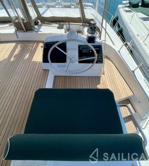 Bali 4.8  - Yacht Charter Sailica