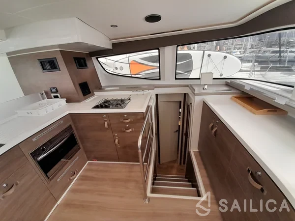 Bali 4.6 - Yacht Charter Sailica